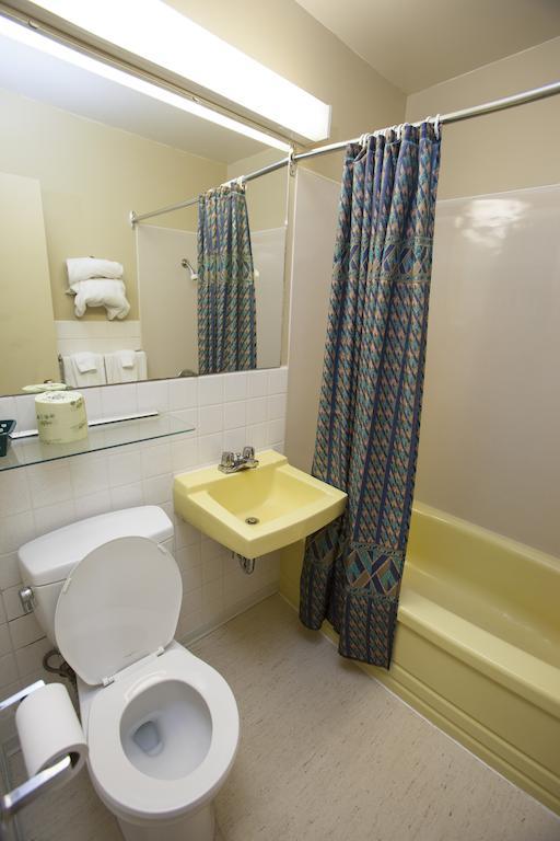 Lake-Vu Motel Kenora Bilik gambar